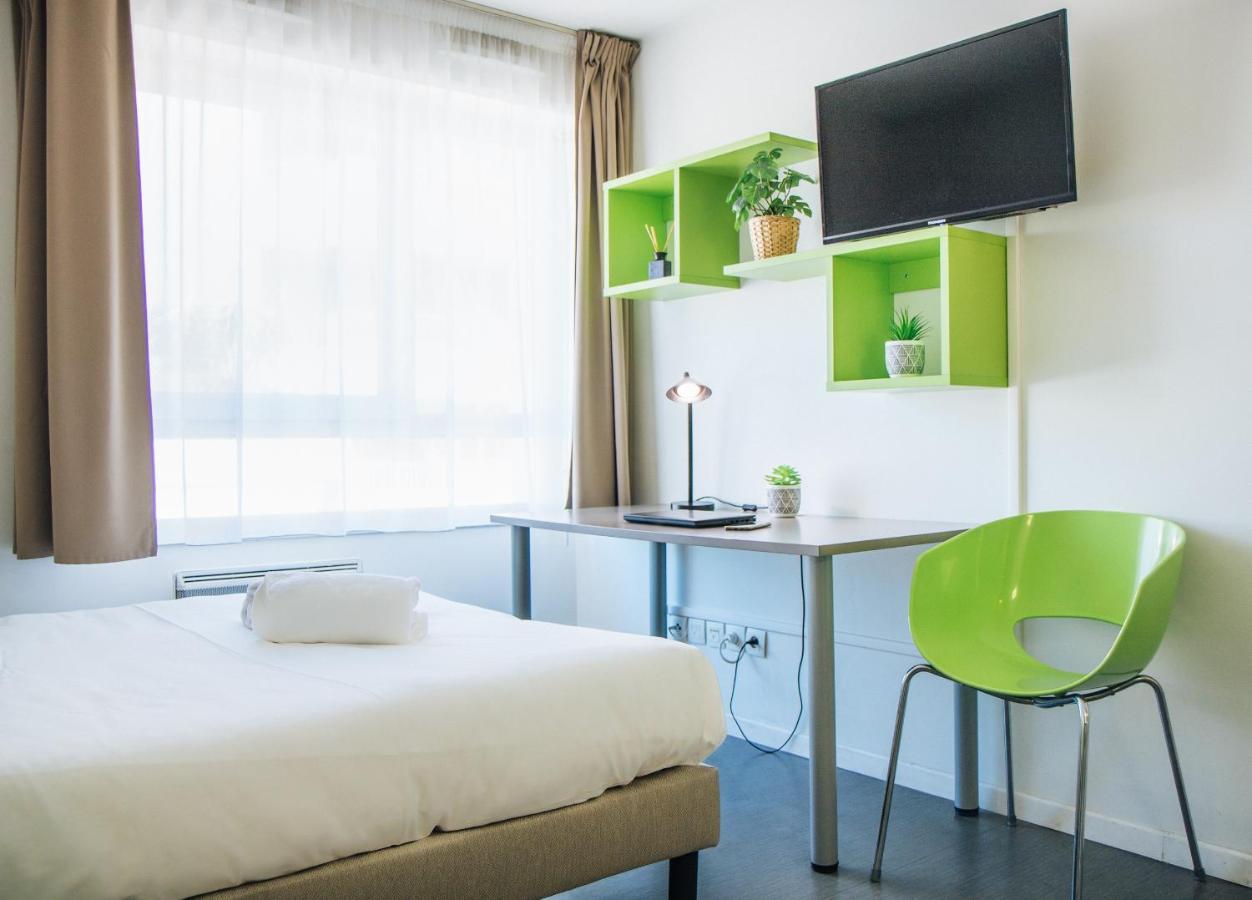 Twenty Business Flats Timone Apartahotel